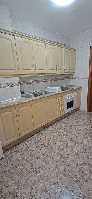 Piso en alquiler en Peñamefecit - Avda Barcelona en Jaén