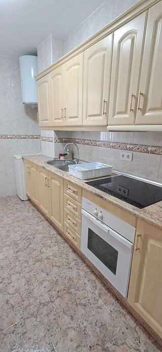 Piso en alquiler en Peñamefecit - Avda Barcelona en Jaén