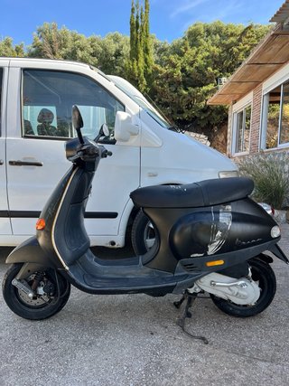 Piaggio Vespa LX 50