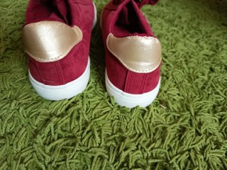 Deportivas bajas rojas y doradas talla 41
