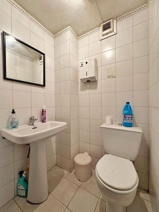 Local comercial en venta en Zona Puerto Deportivo en Fuengirola