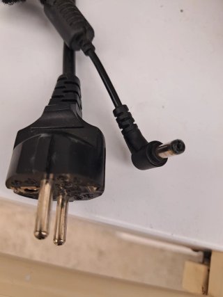 Cargador de 19 V y 1,58 A