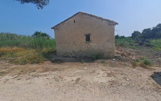 Terreno en venta en Pego