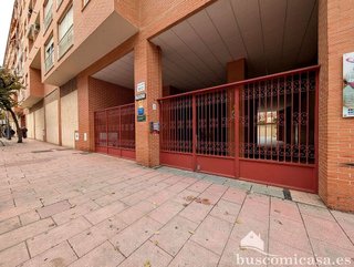 Garaje en venta en Linares