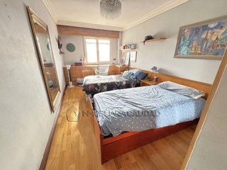 Piso en venta en Plaza España - Villa Pilar - Reyes Católicos - Vadillos en Burgos