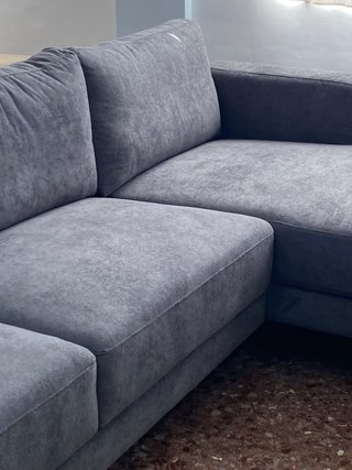 Sofá chaise longue LIQUIDAMOS