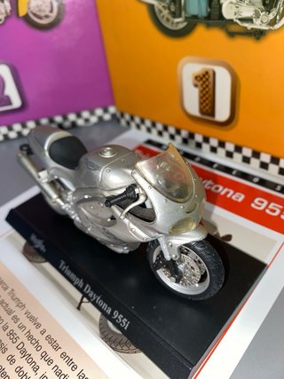 Maisto Triumph Daytona 955i Réplica