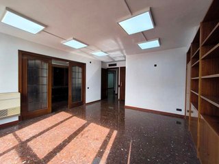 Oficina en alquiler en La Nova Esquerra de l'Eixample en Barcelona