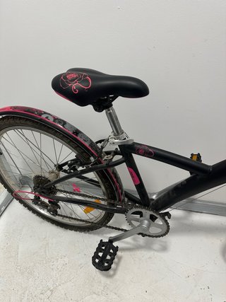 Bicicleta per bambini Btwin con cesta e casco