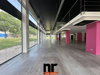 Local comercial en alquiler en La Clota - Zona industrial en Cerdanyola del Vallès