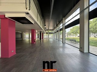 Local comercial en alquiler en La Clota - Zona industrial en Cerdanyola del Vallès