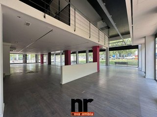 Local comercial en alquiler en La Clota - Zona industrial en Cerdanyola del Vallès