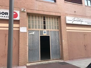 Local comercial en alquiler en Portillejo - Valdegastea en Logroño