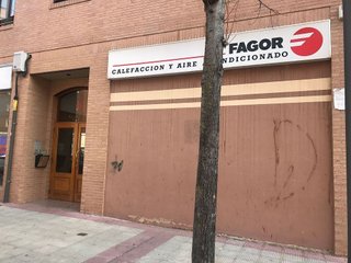 Local comercial en alquiler en Portillejo - Valdegastea en Logroño