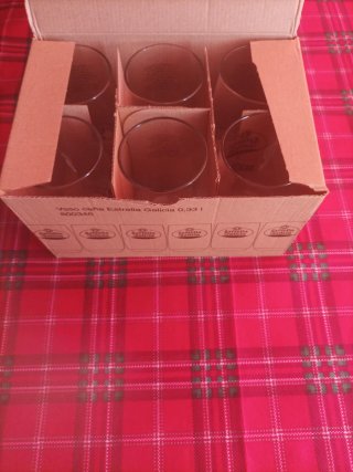 Caja de vasos Estrella Galicia