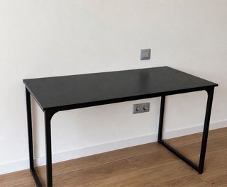 Escritorio Negro Metal y Madera - muy buen estado