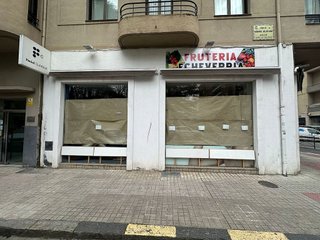 Local comercial en alquiler en Ensanche en Pamplona