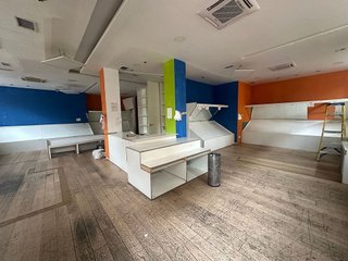 Local comercial en alquiler en Ensanche en Pamplona
