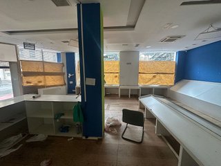 Local comercial en alquiler en Ensanche en Pamplona