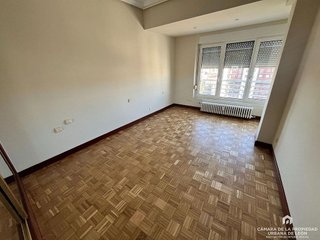 Piso en alquiler en Centro Ciudad en León