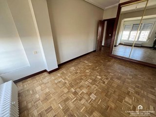 Piso en alquiler en Centro Ciudad en León
