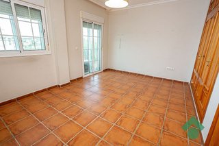 Casa adosada en venta en La Granja-La Colina-Los Pastores en Algeciras