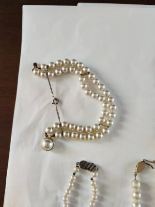 Conjunto de collares y pulsera perlas