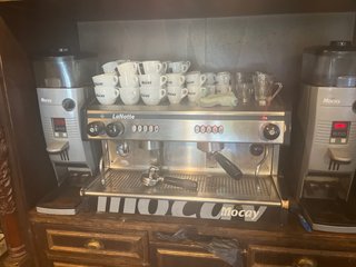 Cafetera La Notte con 2 molinillos automaticos