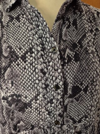 Lote: Vestido Stradivarius- L + Top negro