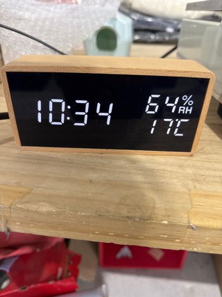 Reloj despertador digital madera