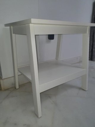 Mesa auxiliar entrada blanca Ikea