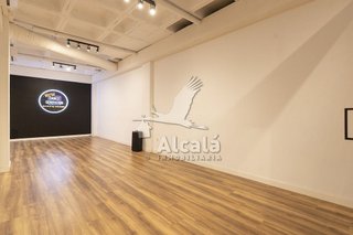 Local comercial en venta en Val en Alcalá de Henares