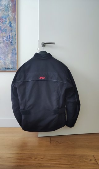 Chaqueta Moto hombre marca Dane en negro.