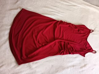 Vestido rojo con fruncido