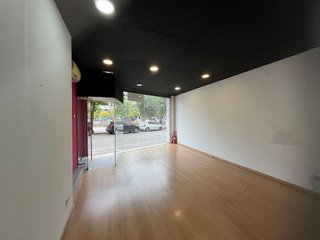 Local comercial en alquiler en Eixample Nord – La Devesa en Girona