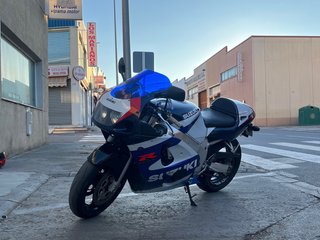 Suzuki GSXR 600 SRAD