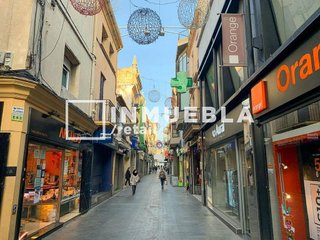 Local comercial en alquiler en Port en Badalona
