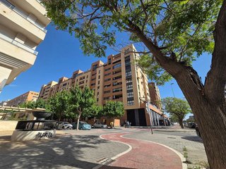 Piso en alquiler en Paus - Poligono San Blas en Alicante