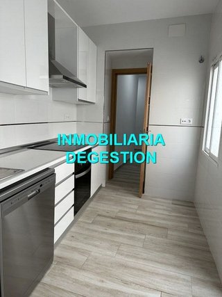 Piso en alquiler en Linares