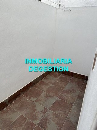 Piso en alquiler en Linares