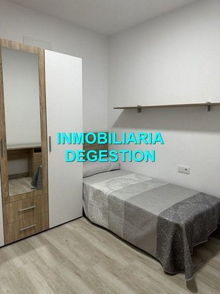 Piso en alquiler en Linares