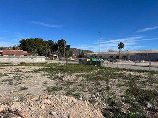 Nave industrial en alquiler en Novelda