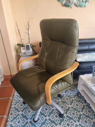 Sedia da ufficio in pelle verde di alta gamma