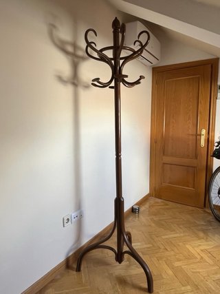 Perchero de pie madera antiguo