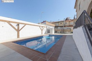 Casa adosada en venta en Ogíjares