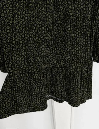 Vestido floral negro y verde