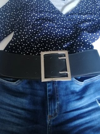 Conjunto Pantalón, Camiseta y Cinturón