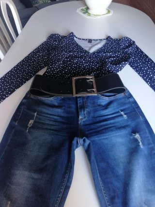 Conjunto Pantalón, Camiseta y Cinturón