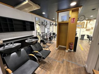 Local comercial en alquiler en La Magdalena - Versalles en Avilés