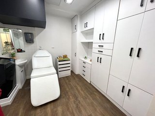 Local comercial en alquiler en La Magdalena - Versalles en Avilés